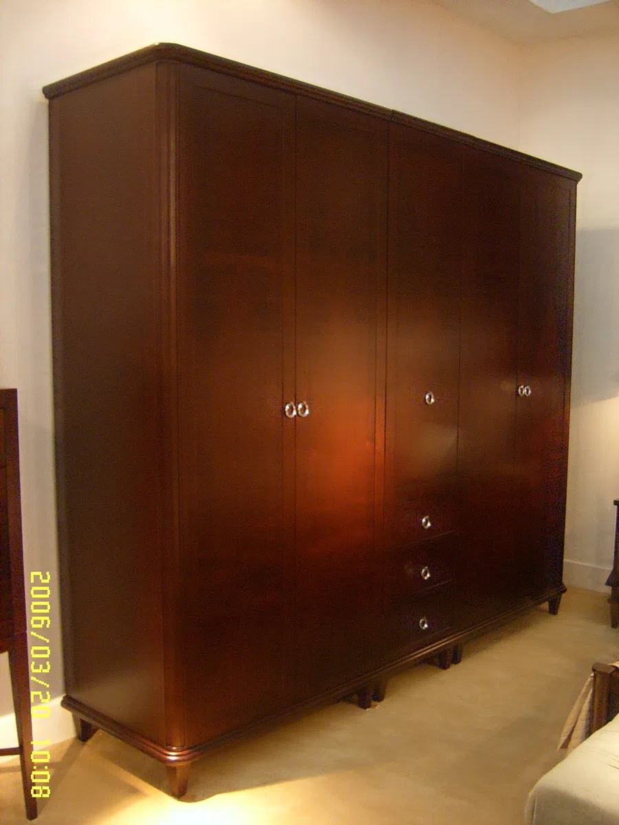 Cabinets, dressers and shelves C158