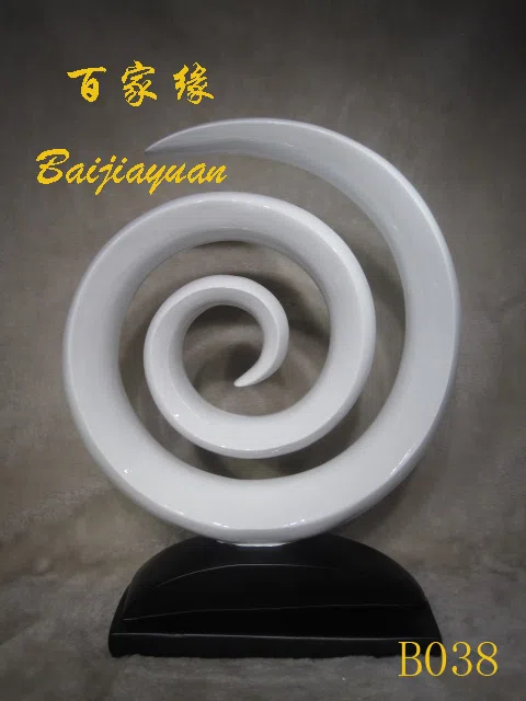 Статуэтки и скульптурный декор B038