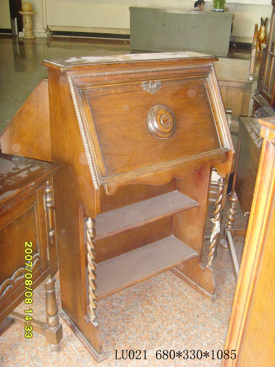 Tables, consoles and tabletops LU021