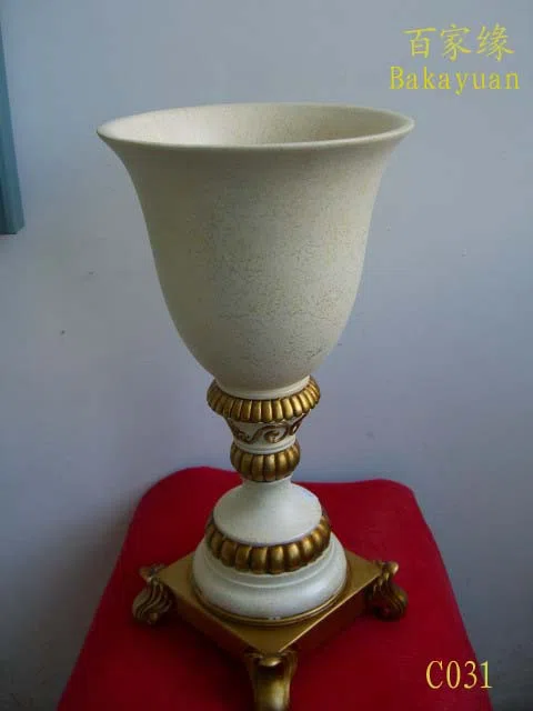 Candle holders and candelabras C031