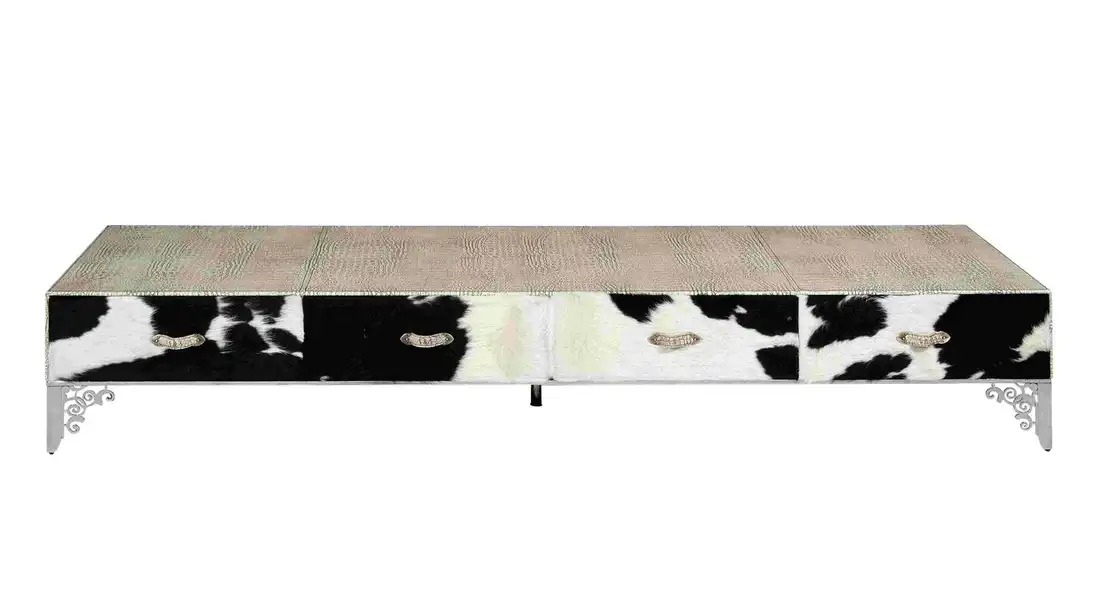 Low cabinet with contrasting fronts · FAC-0243