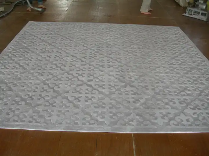 Ковёр: рисунок и цветовая композиция · RUG-0252